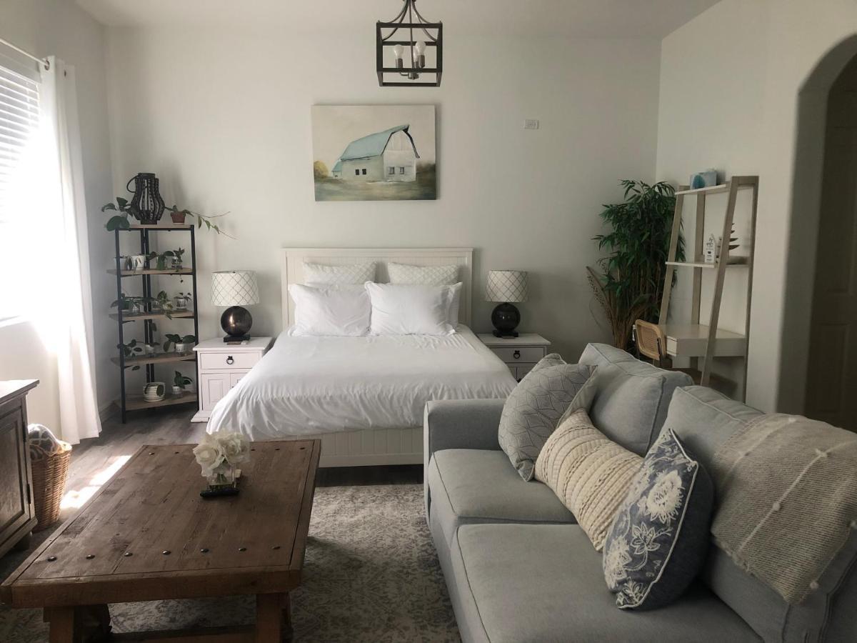 Beautiful Private Casita/Guesthouse W/ Kitchen, Access To Pool/Spa Goodyear Luaran gambar